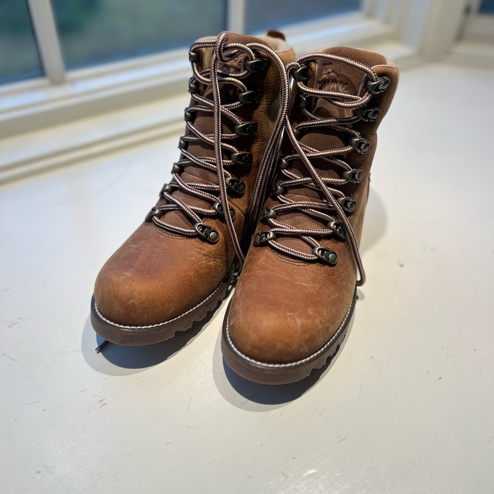 Kodiak Brown Leather Hiking Boots